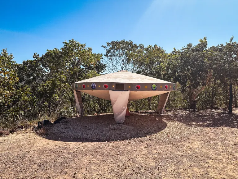 representação de uma nave espacial extraterrestre presente no Discoporto